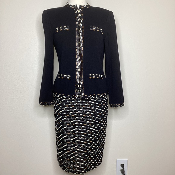 St. John Collection Dresses & Skirts - St. John Collection Skirt Suit Santana Knit Black Sz 4
